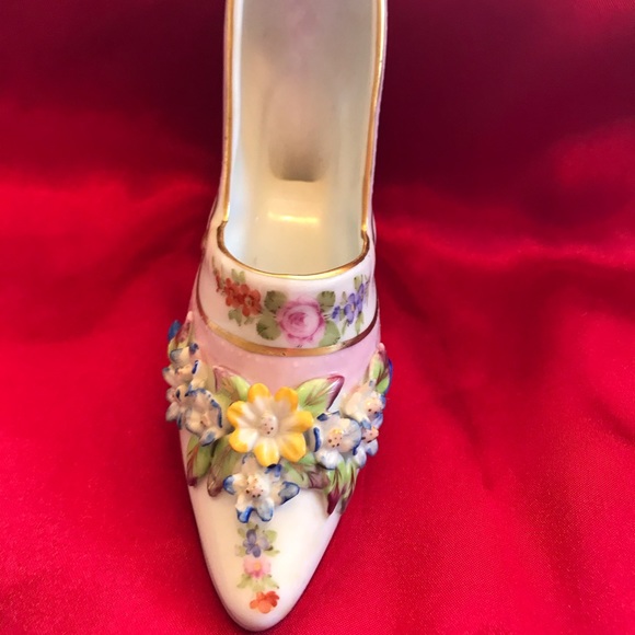Home #9). PORCELAIN VICTORIAN HEEL🤍 Beautiful - Picture 2 of 5